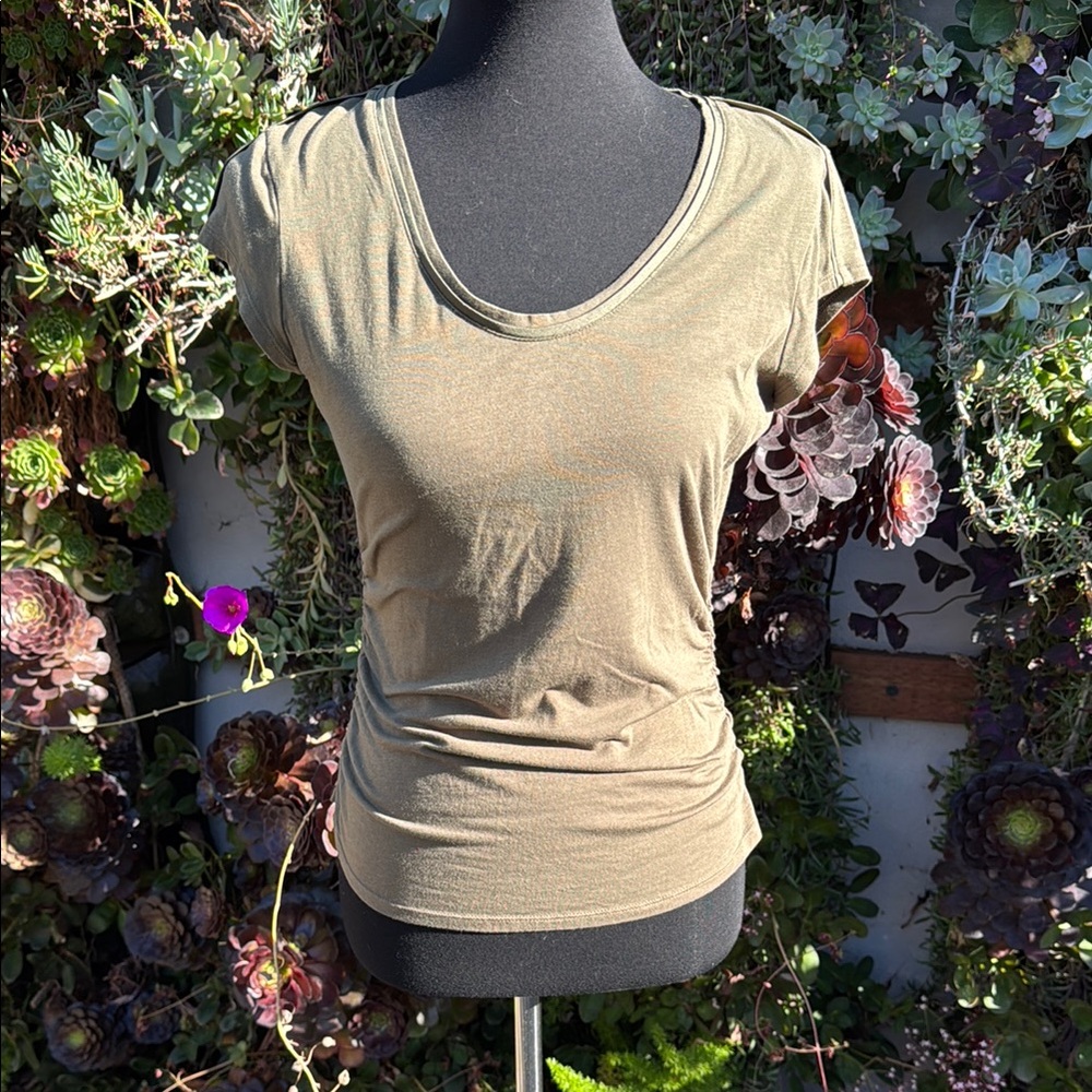 White House Black Market Fitted Green T-Shirt